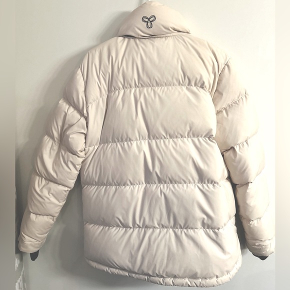 Aritzia Super Puff - Picture 2 of 8